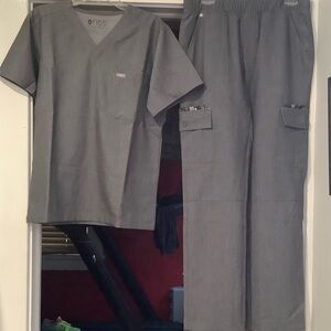 Figs Technical Collection in Gray